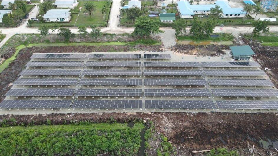 solar panel at pelalawan estate — APRIL Asia