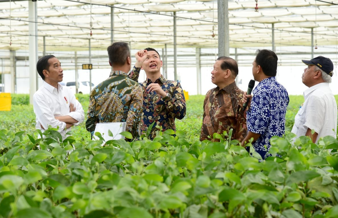 president of indonesia visits april operations during inauguration of new apr plant 2 — APRIL Asia